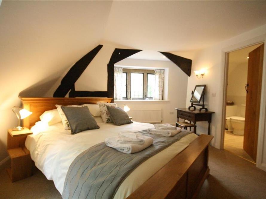 Tumbledown Villa Broadway  Bagian luar foto
